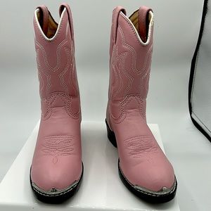 Little girl’s Durango brand Western Boots.